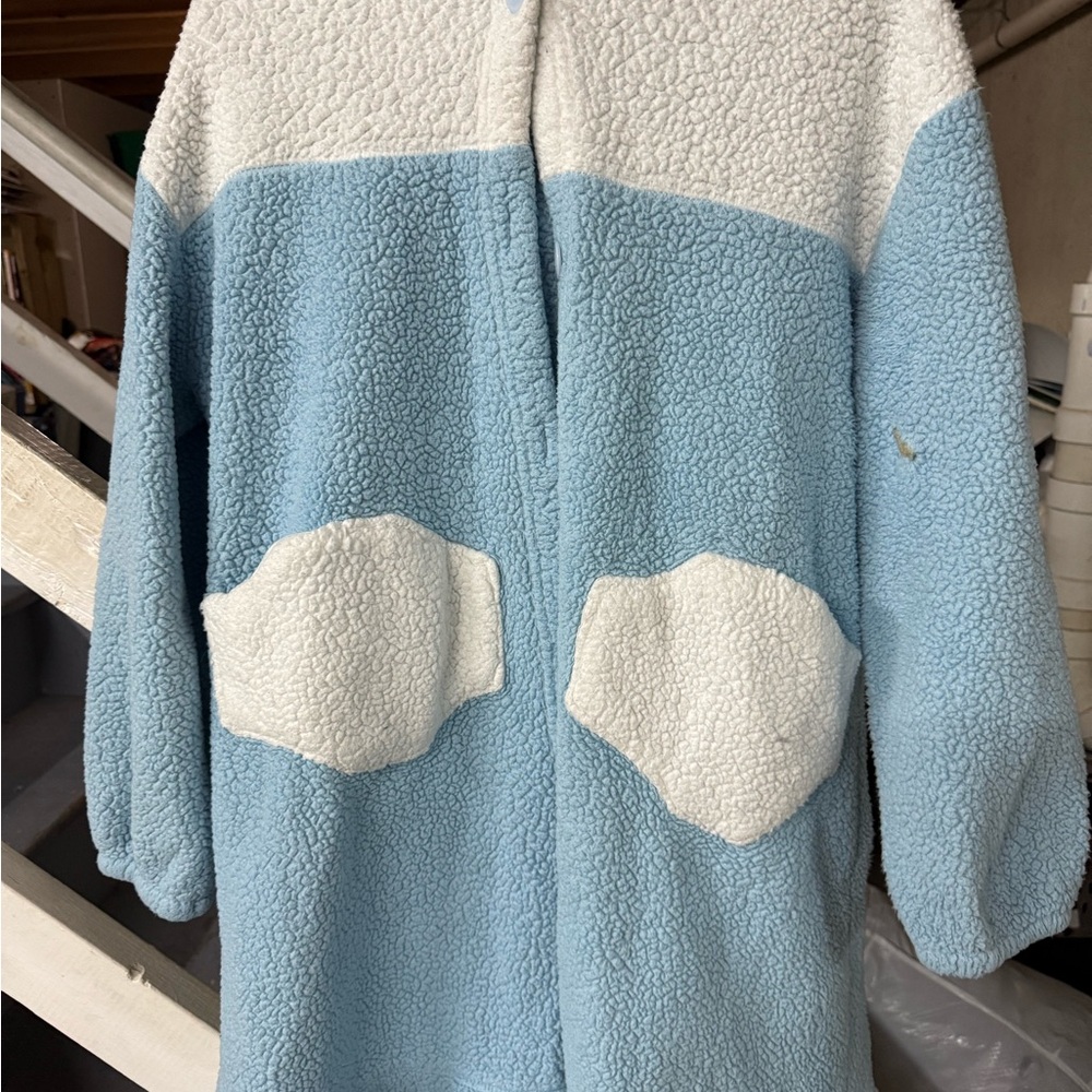 Cinnamon Roll Blue and White Hoodie and Sweater - XL